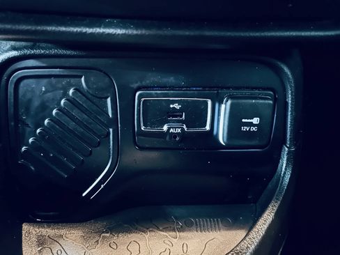 Used 2017 Jeep Renegade Altitude w/ Safety & Security Group FWD image 37
