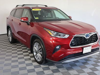 Used 2024 Toyota Highlander Platinum