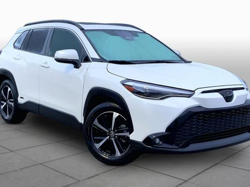 Used 2024 Toyota Corolla Cross AWD Hybrid w/ Convenience Package image 3