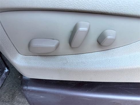 Used 2015 Chevrolet Silverado 2500 LTZ w/ LTZ Plus Package image 16