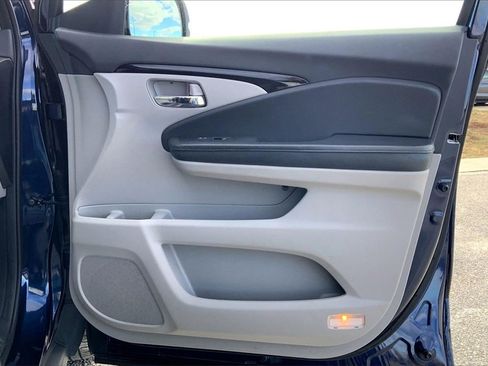 Used 2017 Honda Pilot Touring image 24