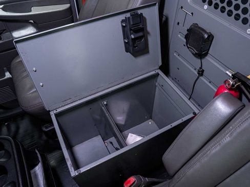 Used 2014 Chevrolet Express 2500 RWD image 20