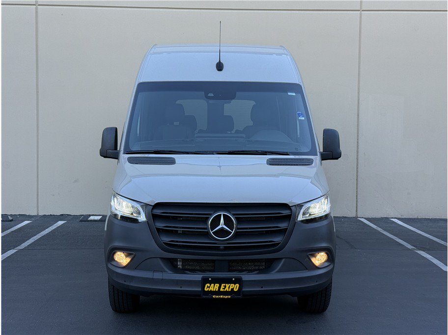 Used 2024 Mercedes-Benz Sprinter 2500 image 3