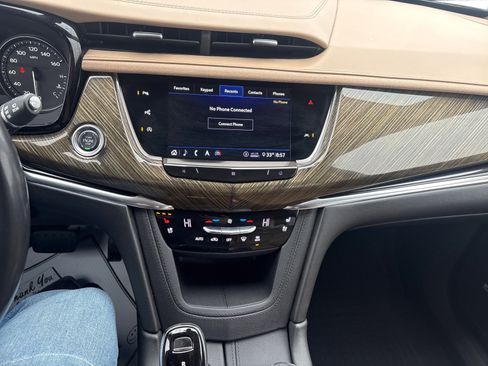 Used 2020 Cadillac XT6 Premium Luxury w/ Platinum Package image 16