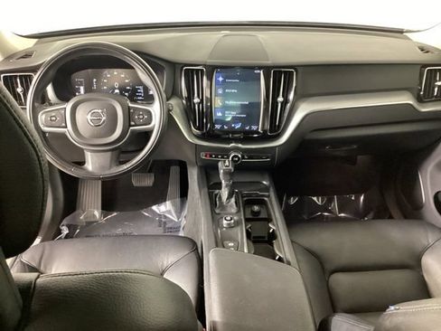 Used 2018 Volvo XC60 T5 Momentum w/ Vision Package AWD/4WD image 33