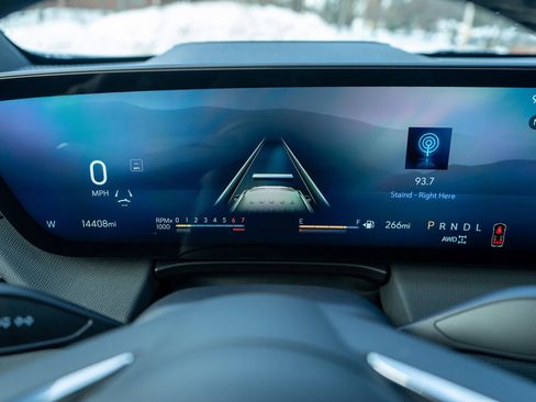 Used 2025 Buick Enclave Preferred image 12