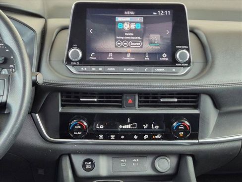 Used 2024 Nissan Rogue SV FWD image 14