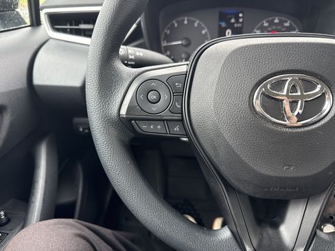 Used 2023 Toyota Corolla LE FWD image 19
