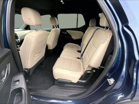 Used 2022 Chevrolet Traverse LS image 21