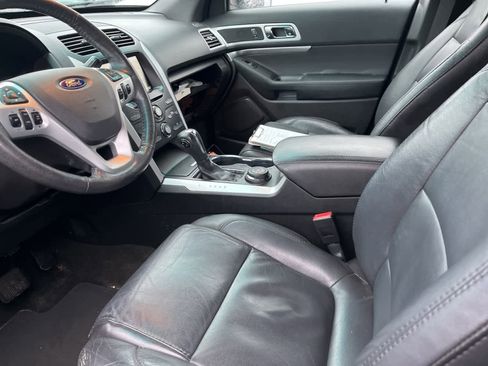 Used 2015 Ford Explorer XLT w/ Equipment Group 202B image 23