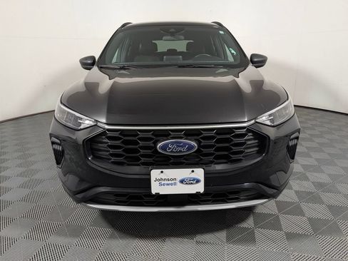 Used 2023 Ford Escape ST-Line FWD image 3