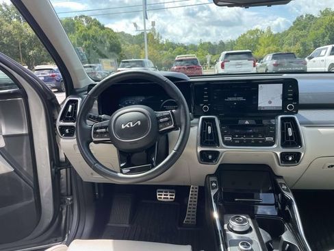 Used 2023 Kia Sorento SX Prestige w/ Panoramic Sunroof Package AWD/4WD image 14