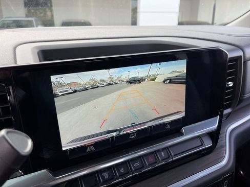 Used 2024 GMC Sierra 2500 SLT image 15