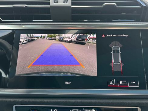 New 2025 Audi Q3 2.0T Premium image 29