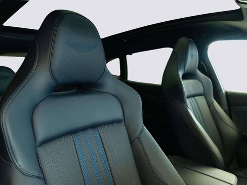 Used 2025 Aston Martin DBX 707 image 12