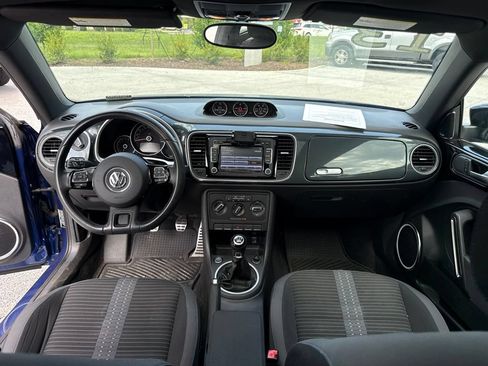 Used 2013 Volkswagen Beetle R-Line FWD image 13