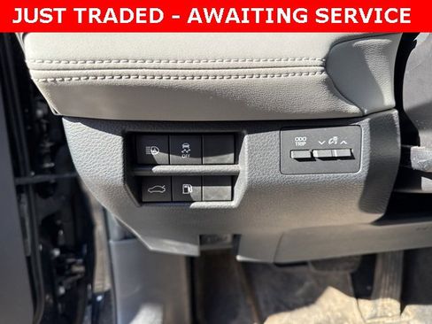 Used 2021 Toyota Avalon XLE image 12