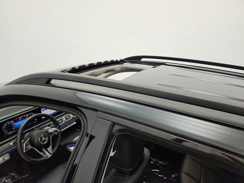 Used 2024 Mercedes-Benz GLE 350 4MATIC image 11