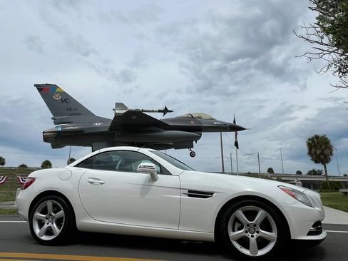 Used 2015 Mercedes-Benz SLK 250 w/ Premium Package image 1