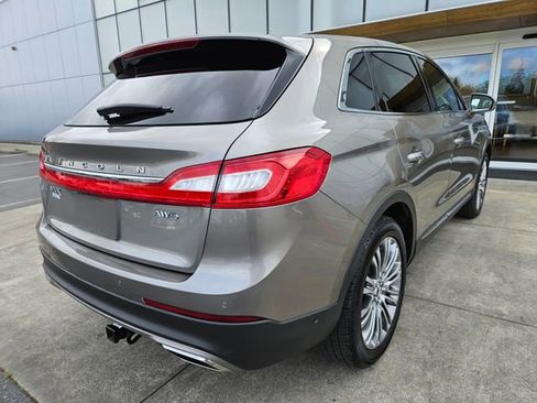 Used 2016 Lincoln MKX Reserve w/ Technology Package AWD/4WD image 5