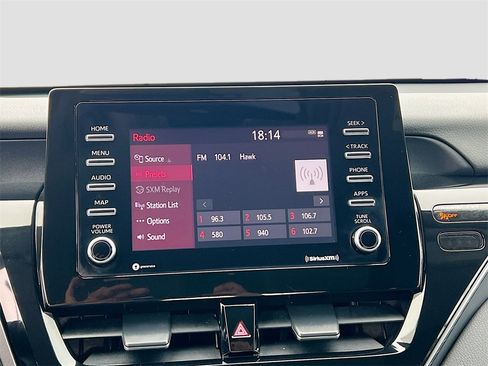 Used 2024 Toyota Camry SE image 14