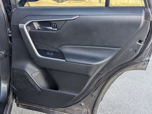 Used 2022 Toyota RAV4 XLE w/ Convenience Package image 26
