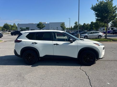 Used 2022 Nissan Rogue S AWD/4WD image 4