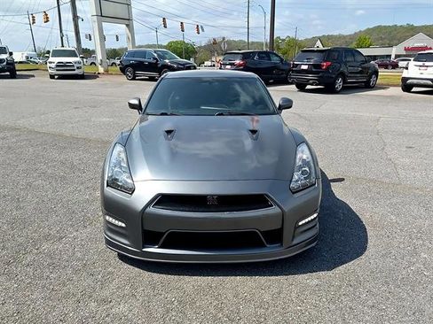 Used 2014 Nissan GT-R Premium image 13