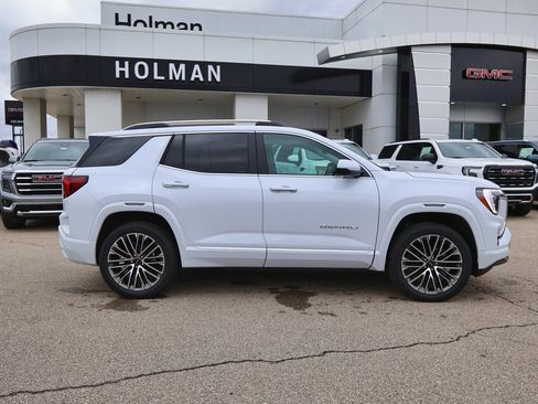 New 2026 GMC Terrain Denali w/ LPO, Floor Liner Package image 2