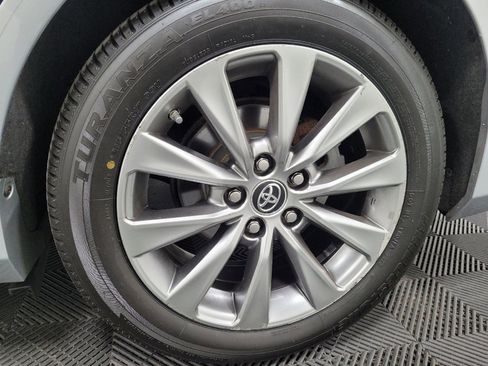 Used 2015 Toyota Camry XLE FWD image 31