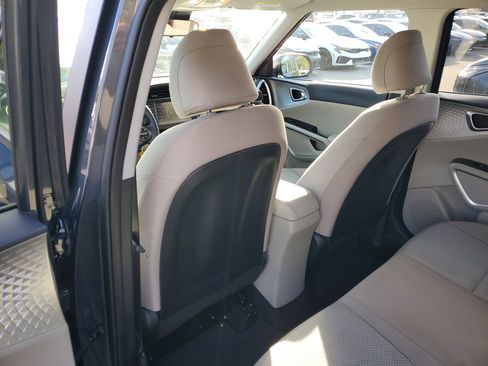 Certified 2024 Kia Soul LX image 16
