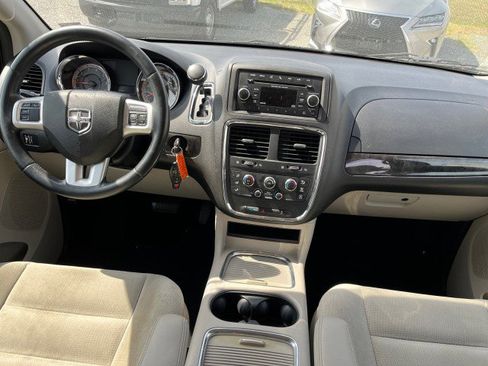Used 2015 Dodge Grand Caravan SXT w/ UConnect Hands-Free Group FWD image 23