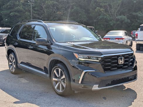 Used 2023 Honda Pilot Elite image 11