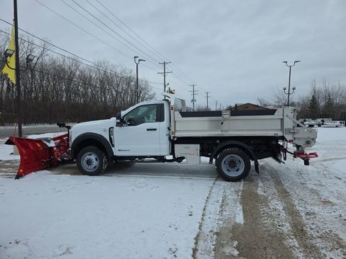 New 2025 Ford F550 4x4 Regular Cab Super Duty image 5