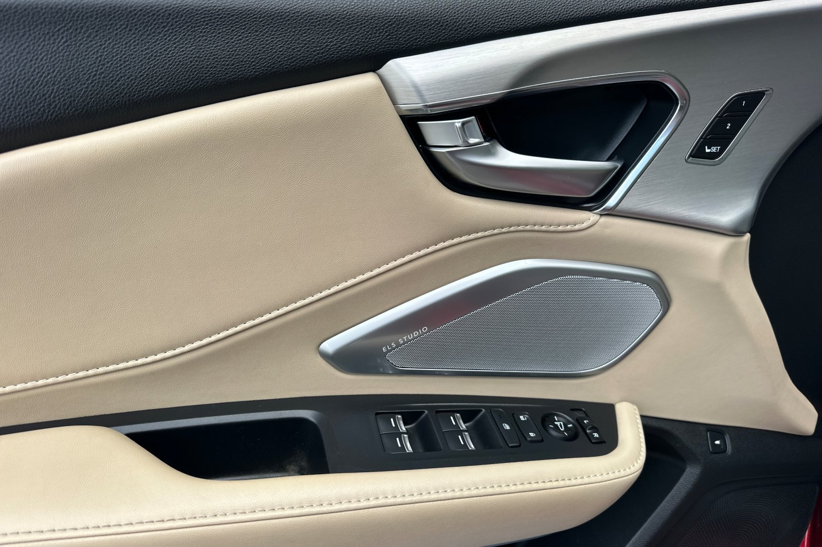Used 2023 Acura RDX w/ Technology Package FWD image 11