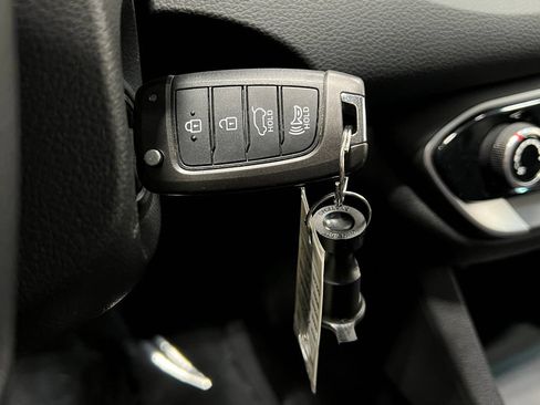 Used 2019 Hyundai Elantra GT FWD image 20
