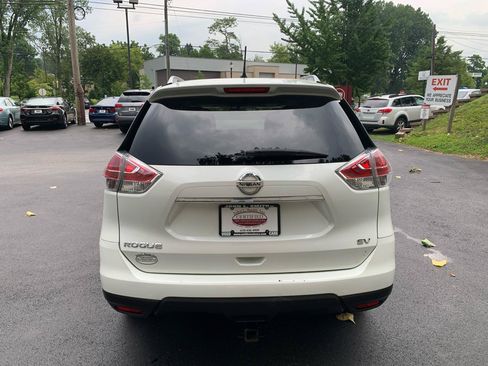 Used 2016 Nissan Rogue SV w/ SV Premium Package FWD image 4