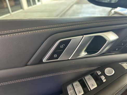 Used 2025 BMW X7 xDrive40i image 54