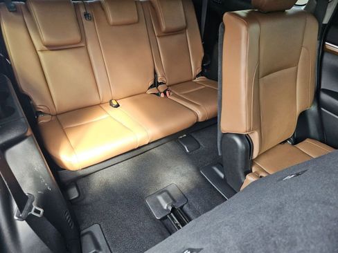 Used 2019 Toyota Highlander Limited Platinum AWD/4WD image 5