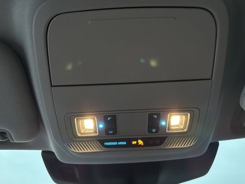 Used 2023 Ford Explorer XLT w/ Equipment Group 202A image 23