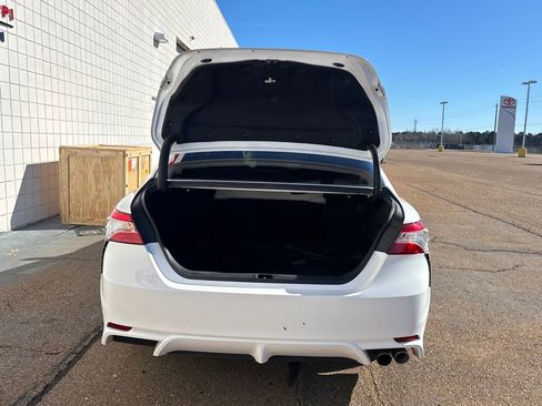 Used 2020 Toyota Camry SE image 28