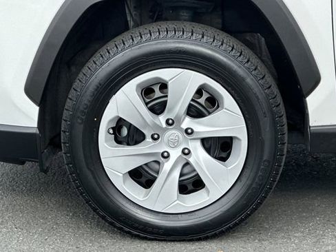 Certified 2024 Toyota RAV4 LE image 31