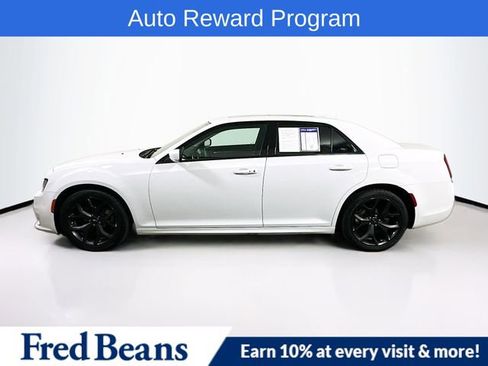 Used 2022 Chrysler 300 Touring L w/ Popular Equipment Group image 4