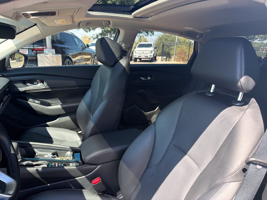 Used 2025 Honda Accord Touring image 16