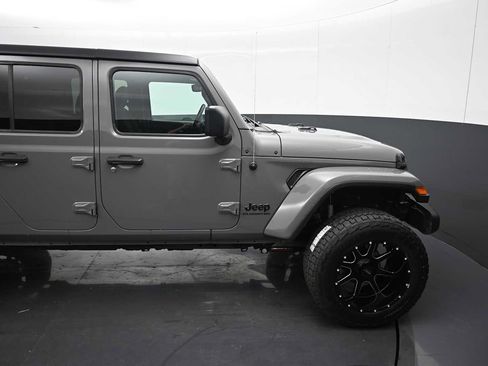 Used 2021 Jeep Gladiator Sport AWD/4WD image 11