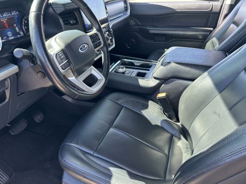 Used 2024 Ford Expedition XLT image 9