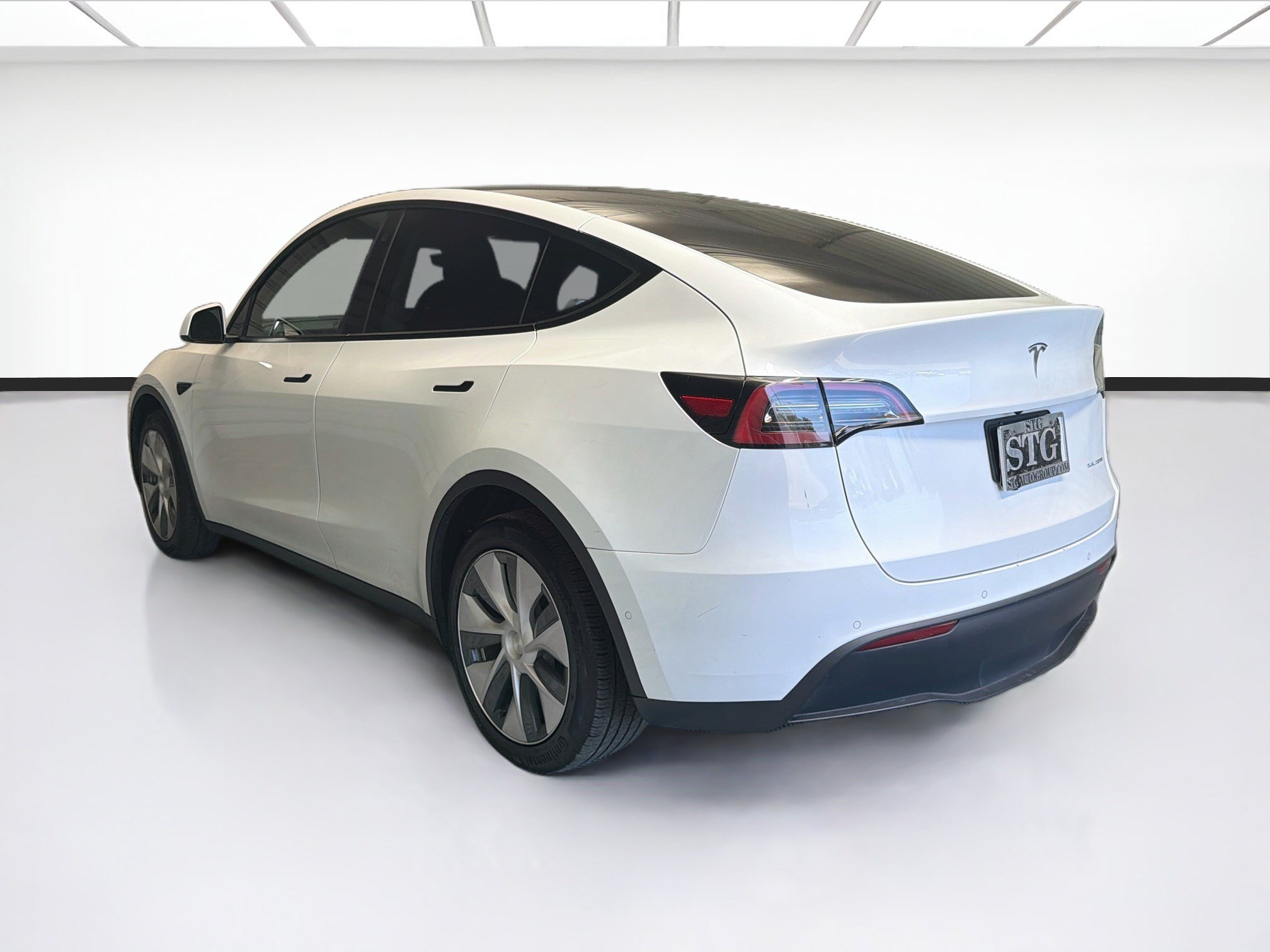 Used 2022 Tesla Model Y Long Range AWD/4WD image 6
