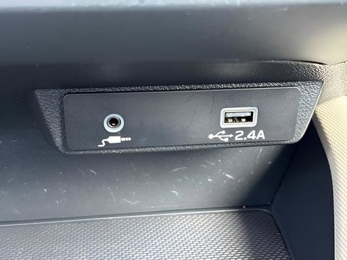Used 2025 Subaru Forester AWD/4WD image 9