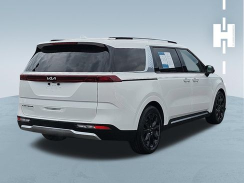 Used 2022 Kia Carnival SX FWD image 4