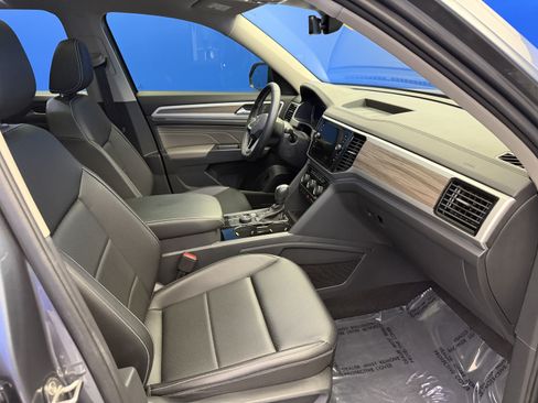 Used 2023 Volkswagen Atlas SEL AWD/4WD image 24